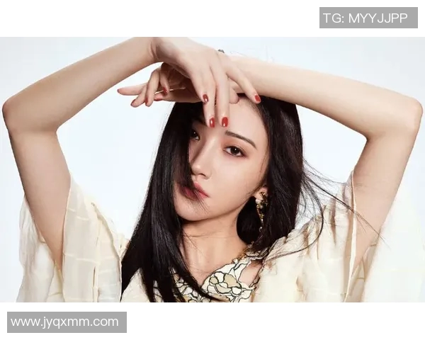 景甜携手足球球星引爆跨界合作引领时尚与体育全新潮流